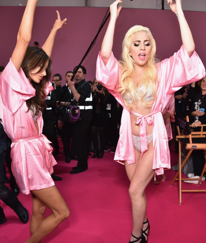 Lady Gaga quay tung trong show Victoria’s Secret-Hinh-2